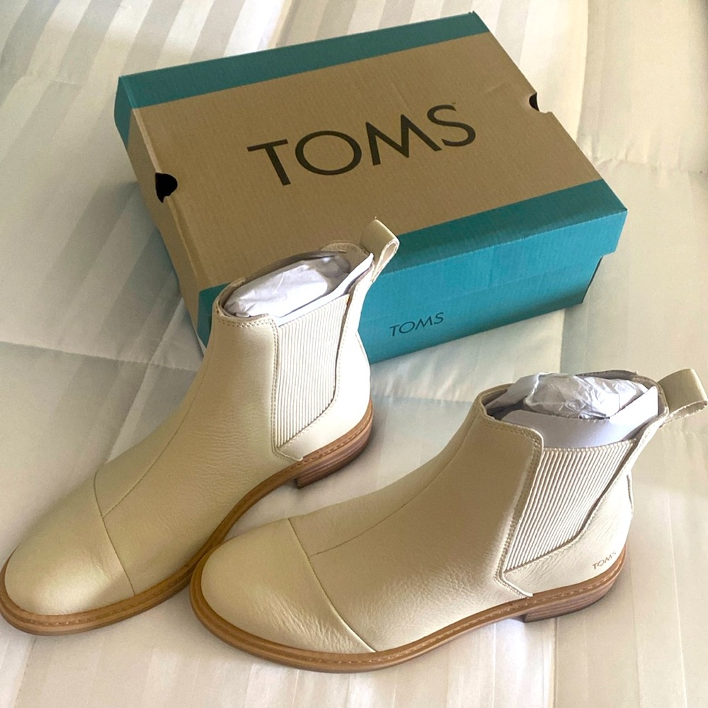 TOMS Charlie Light Sand Leather Boot.
Size 7 1/2